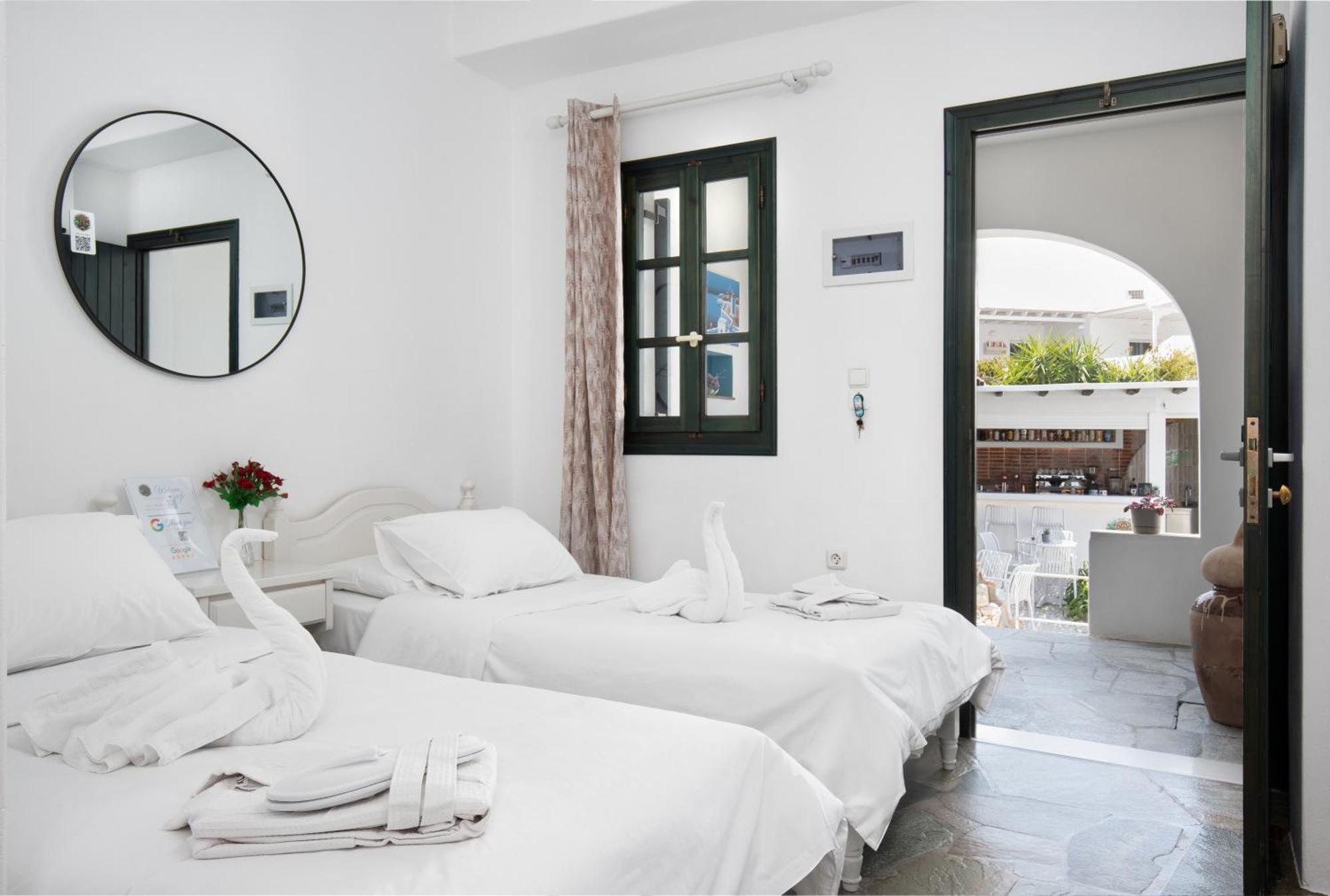 Eleni Rooms ปาริเกีย ภายนอก รูปภาพ