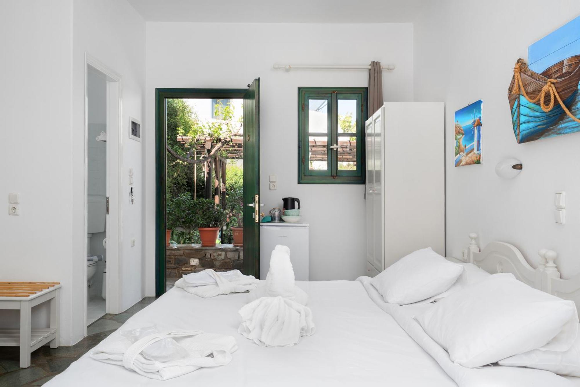 Eleni Rooms ปาริเกีย ภายนอก รูปภาพ