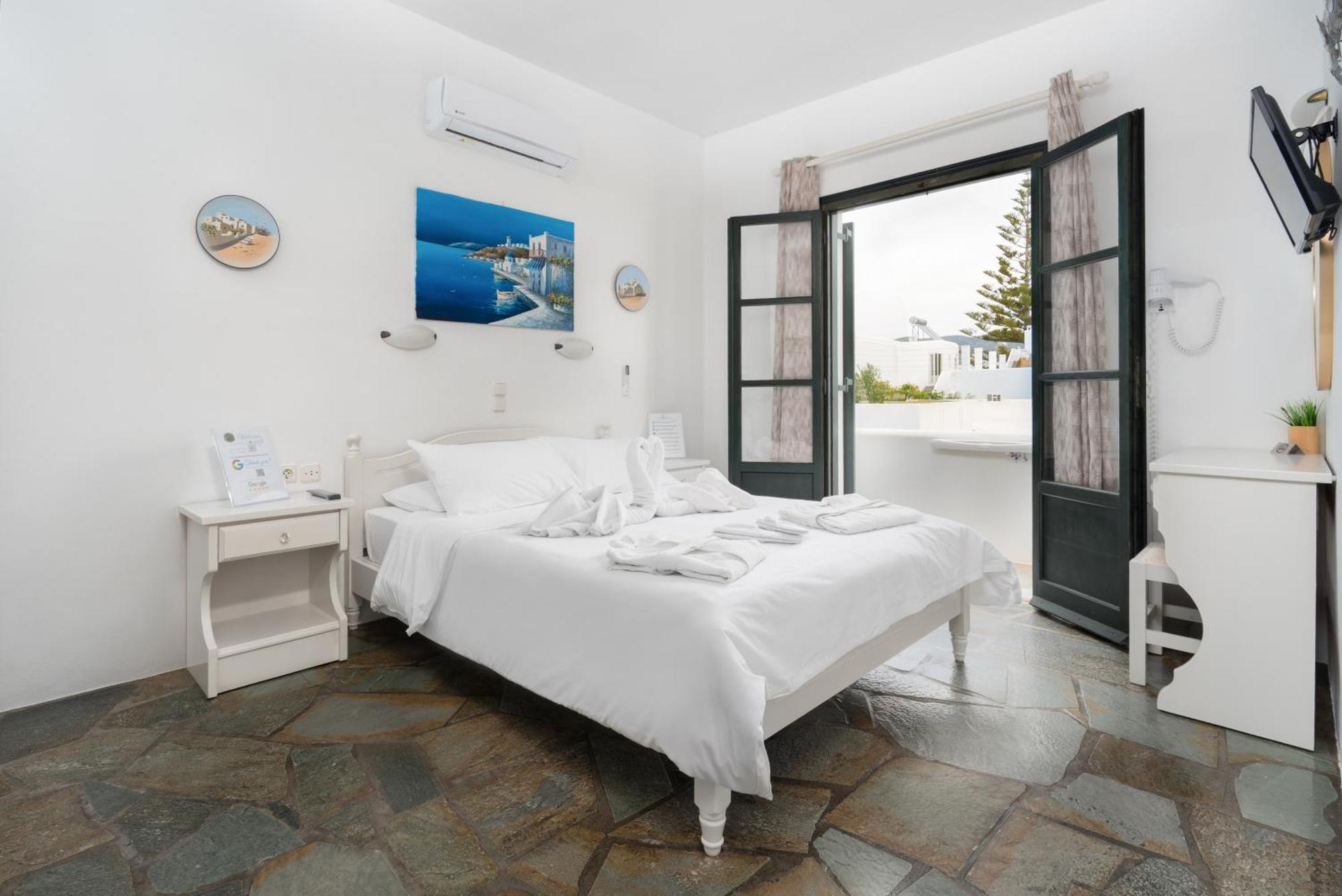 Eleni Rooms ปาริเกีย ภายนอก รูปภาพ